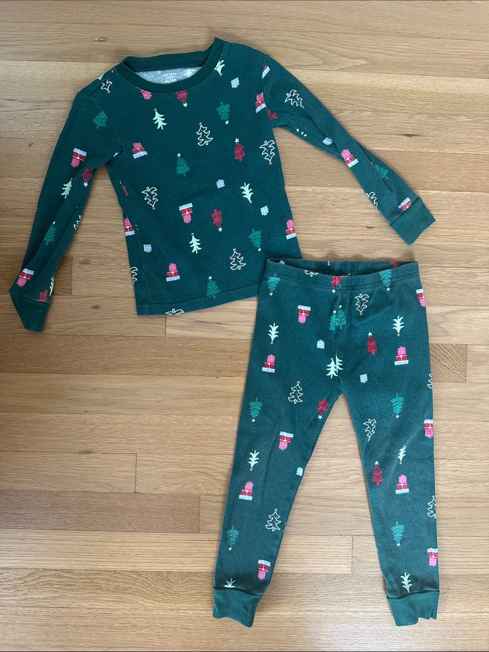 Carter's Dark Green Holiday Tree & Gift Pajama Set